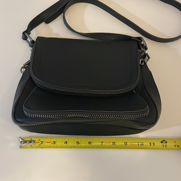 Aldo Faux Black Leather Crossbody Zipper Purse Bag - Picture 15 of 16